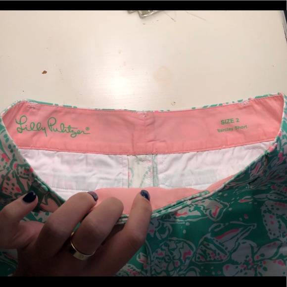 ⭐️Lilly Pulitzer Barclay shorts⭐️ - Picture 2 of 3
